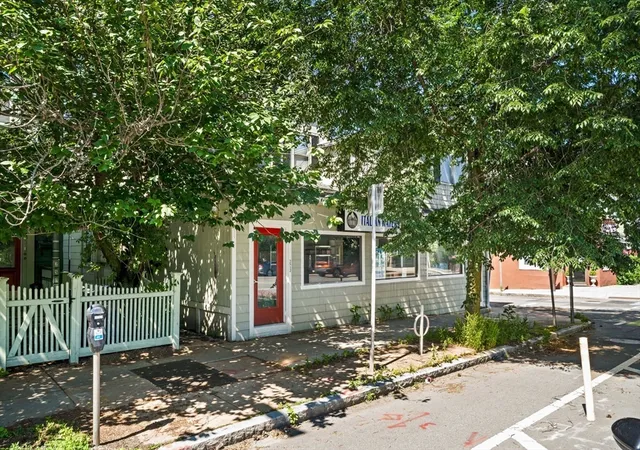 2512-massachusetts-ave-3-cambridge-ma-02140/hzid_4e05edfa