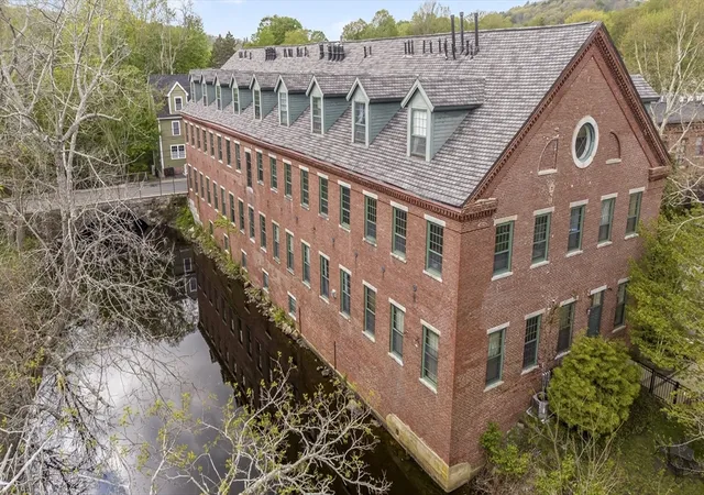 25-pond-st-210-amesbury-ma-01913/hzid_fa3246e3