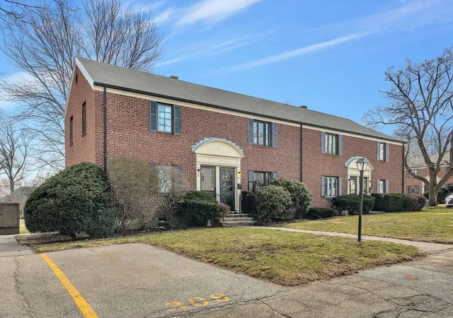 74-duff-st-74-watertown-ma-02472/hzid_4d08d445