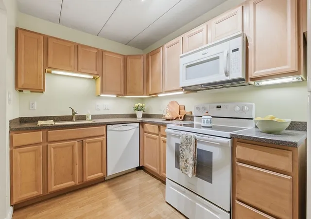 50-water-street-46-medford-ma-02155/hzid_fe74ca33
