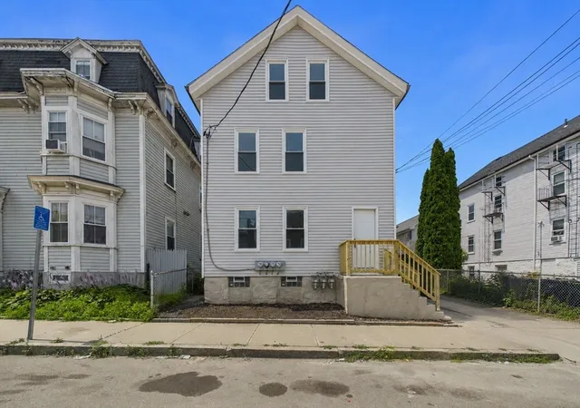 201-wade-st-fall-river-ma-02721/hzid_1413d563