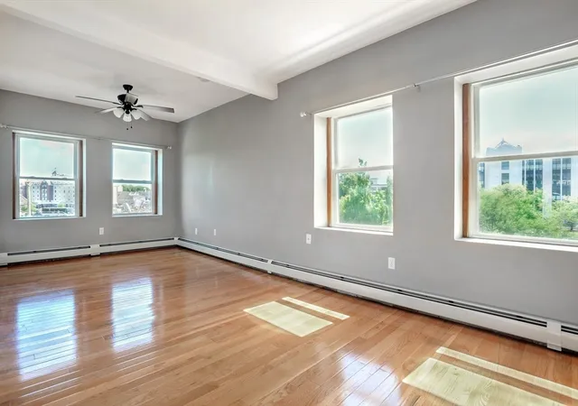 56-peabody-street-3-e-salem-ma-01970/hzid_4d3fafa8
