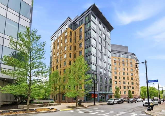 80-82-fenwood-road-804-boston-ma-02115/hzid_82c0bad1
