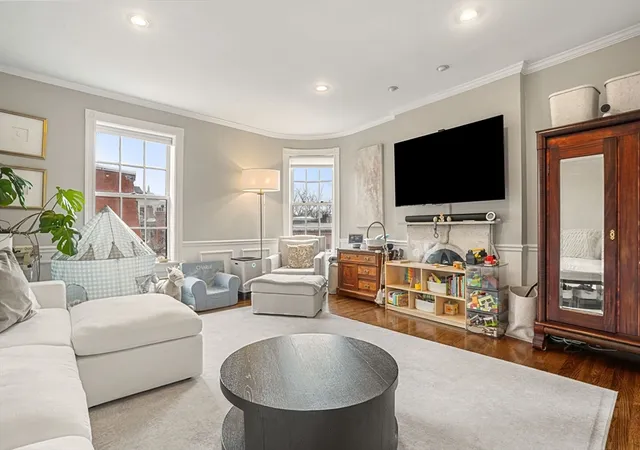 93-revere-street-4-boston-ma-02114/hzid_5775b25c