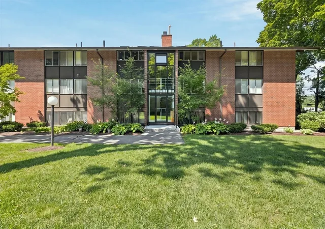 3-longwood-dr-103-andover-ma-01810/hzid_8b337d0a