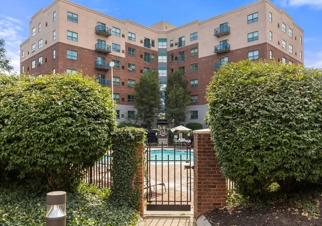 175-cottage-214-chelsea-ma-02150/hzid_e4a859c4