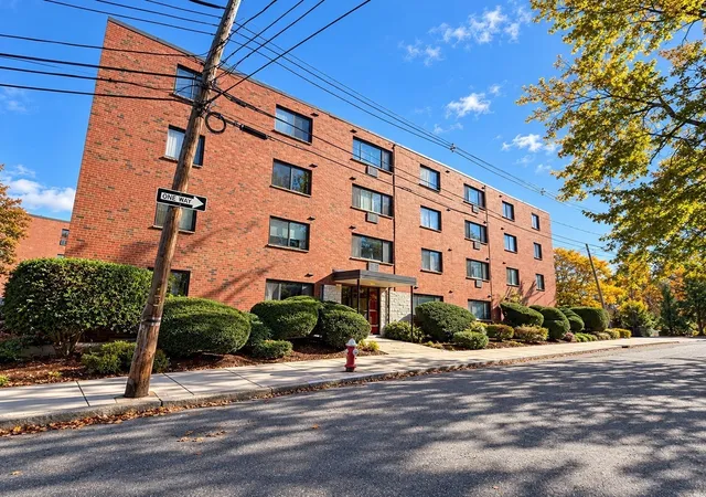 20-riverside-st-2-3-watertown-ma-02472/hzid_40be7ec4
