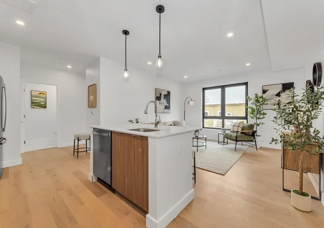 3992-washington-st-204-boston-ma-02131/hzid_9d85c829