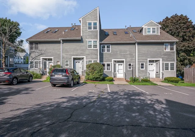 38-farmland-rd-c-lowell-ma-01850/hzid_8b8c2639