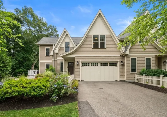 126-walnut-st-126-wellesley-hills-ma-02481/hzid_fe04bccb
