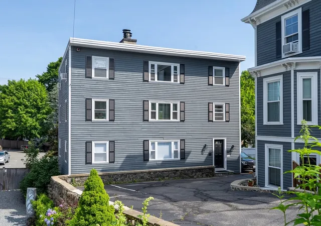 121-r-elm-2-marblehead-ma-01945/hzid_e8f6c1dd