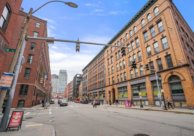 346-354-congress-st-106-boston-ma-02210/hzid_3b7bbb0f