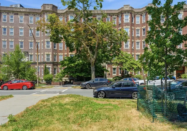 131-park-dr-44-boston-ma-02215/hzid_655b43fc