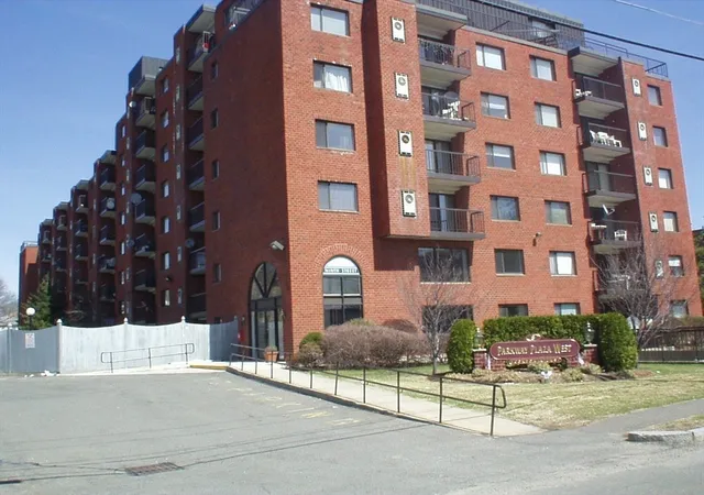 8-nineth-9th-street-102-medford-ma-02155/hzid_4066226b