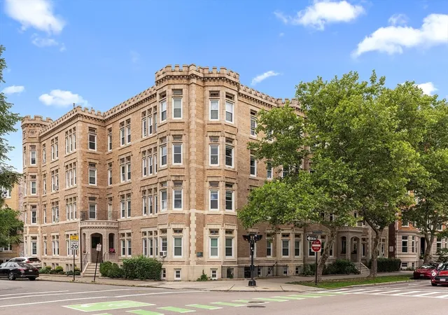 1834-beacon-st-b1-brookline-ma-02445/hzid_8a0f284f