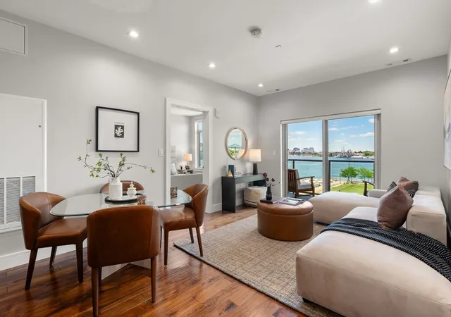 99-sumner-421-boston-ma-02128/hzid_89805b68