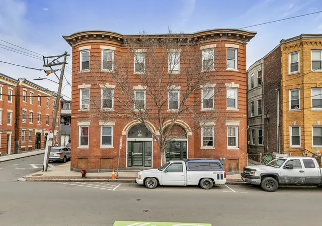 139-hawthorne-st-chelsea-ma-02150/hzid_2e28f0ce