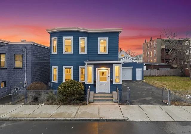 16-thorndike-st-revere-ma-02151/hzid_5173c6af