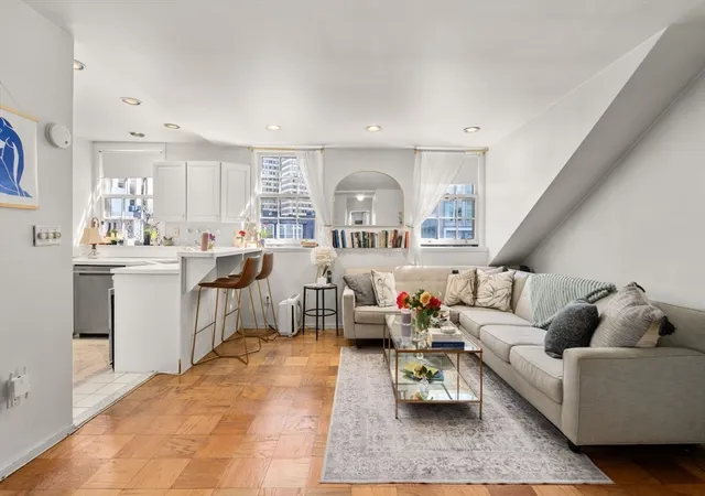 17-bowdoin-st-5bc-boston-ma-02114/hzid_eccd3258