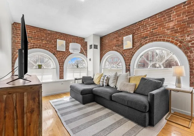 106-13th-st-202-boston-ma-02129/hzid_ca6d9876