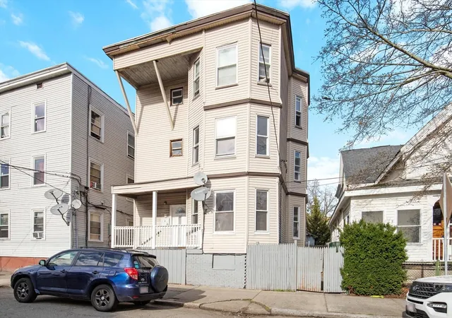 22-elm-st-lynn-ma-01905/hzid_a26b0def