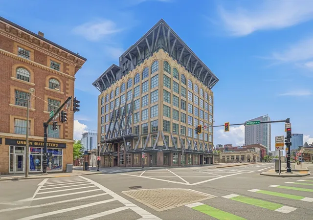360-newbury-st-508-boston-ma-02115/hzid_a01c9482
