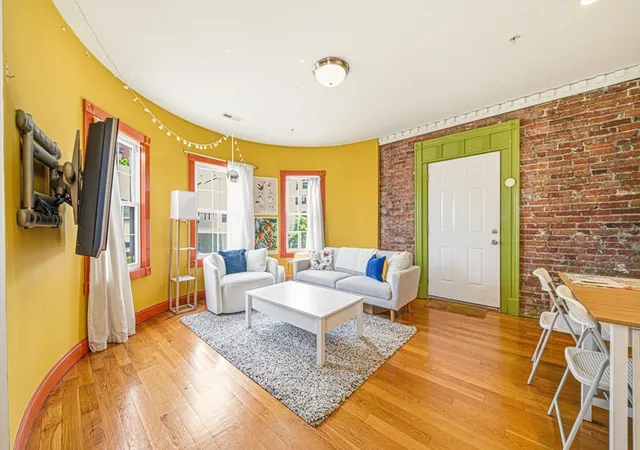 12-14-everett-st-202-boston-ma-02134/hzid_b10c264b
