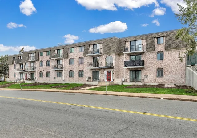 40-high-st-205-dedham-ma-02026/hzid_1d8b0d99