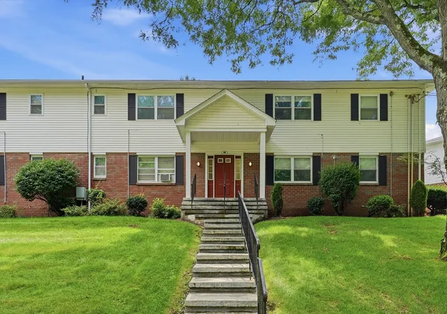 90-colonial-circle-d-chicopee-ma-01020/hzid_6ae045fc