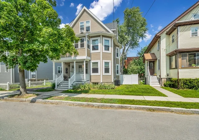 134-willow-st-quincy-ma-02170/hzid_eabb2b4c