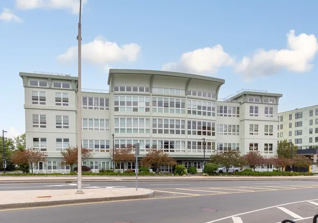 10-ocean-ave-109-revere-ma-02151/hzid_8afb59eb