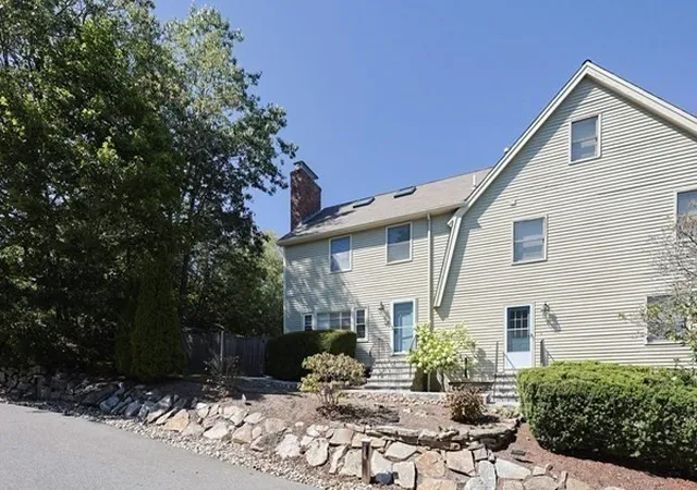 26-pleasant-st-b-wellesley-ma-02482/hzid_1fef59f7