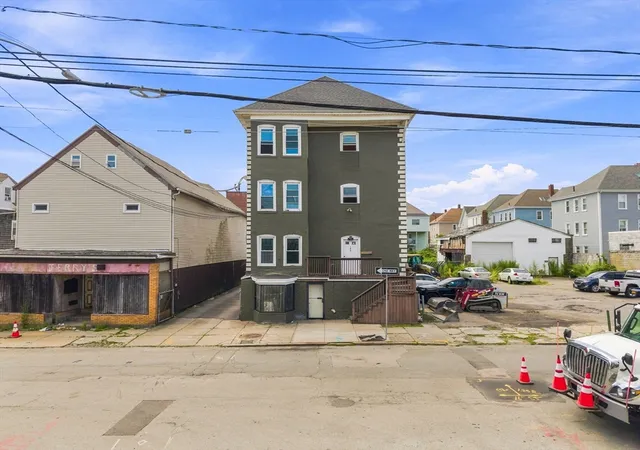 107-109-ashley-blvd-new-bedford-ma-02746/hzid_c8848426