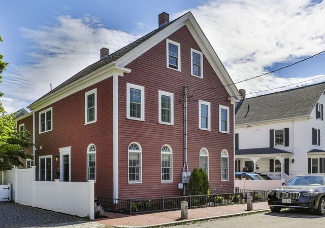 7-hancock-street-1-newburyport-ma-01950/hzid_a2aa7776