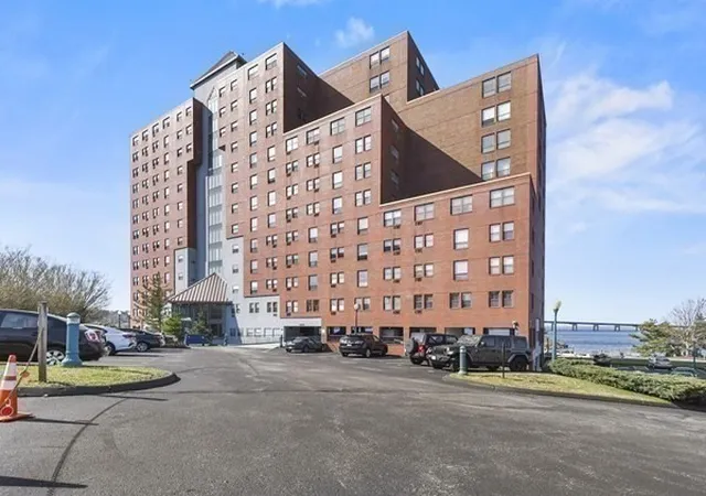 750-davol-street-318-fall-river-ma-02720/hzid_5ba5a796