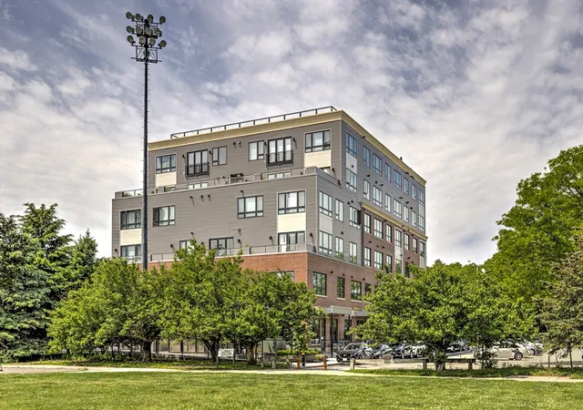 70-leo-birmingham-pkwy-304-brighton-ma-02135/hzid_0e32397b