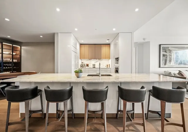 240-devonshire-street-4702-boston-ma-02110/hzid_38fa7f0d