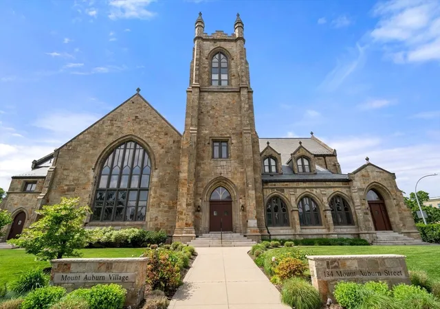 134-mount-auburn-st-7-watertown-ma-02472/hzid_a0ab5912