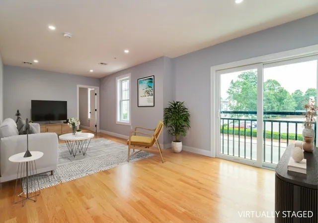 585-washington-st-202-quincy-ma-02169/hzid_515eb3ce