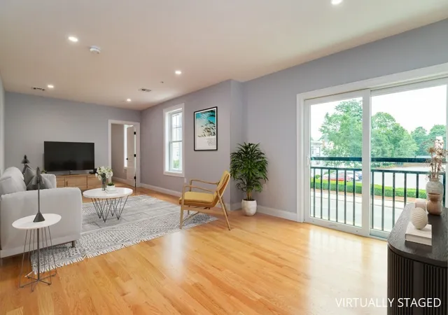 585-washington-st-202-quincy-ma-02169/hzid_515eb3ce