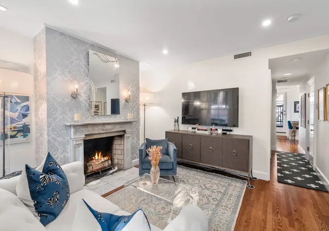 58-temple-street-3-boston-ma-02114/hzid_932f0b18