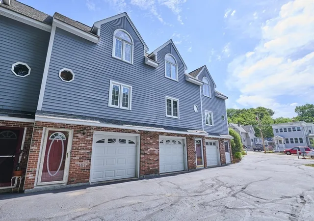 86-white-st-c-lowell-ma-01854/hzid_931bc7fb