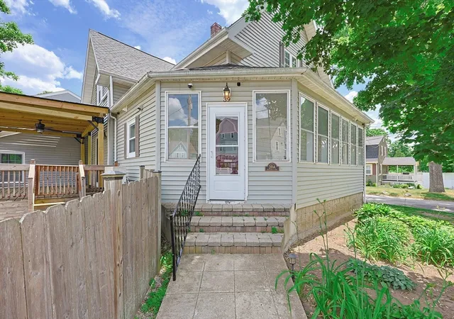 39-johnston-avenue-1-northbridge-ma-01588/hzid_8be92bb5