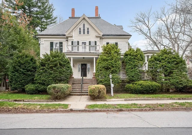 16-quincy-st-methuen-ma-01844/hzid_badcbeee