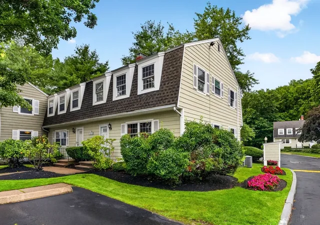 87-89-saco-st-87-newton-upper-falls-ma-02464/hzid_e400bd9b