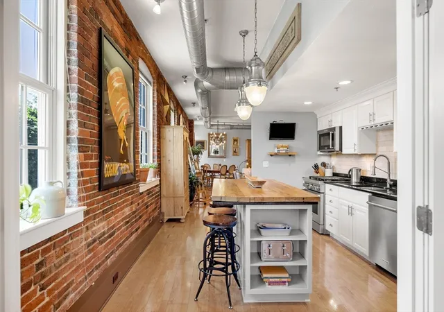 25-cedar-st-17-amesbury-ma-01913/hzid_0ec4b2db