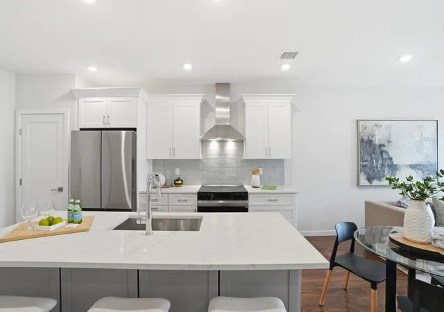 267-old-colony-602-south-boston-ma-02127/hzid_ca86a8ce