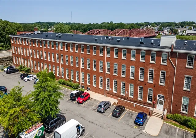35-riverwalk-way-r201-lowell-ma-01854/hzid_f92cedf6