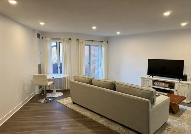 100-rosemary-way-322-needham-heights-ma-02494/hzid_44b2424f