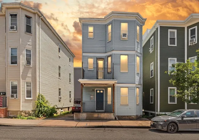 95-malden-st-everett-ma-02149/hzid_1a2fdb65